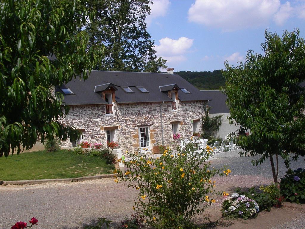 Gite De La Cour Bed & Breakfast Campandre-Valcongrain Room photo